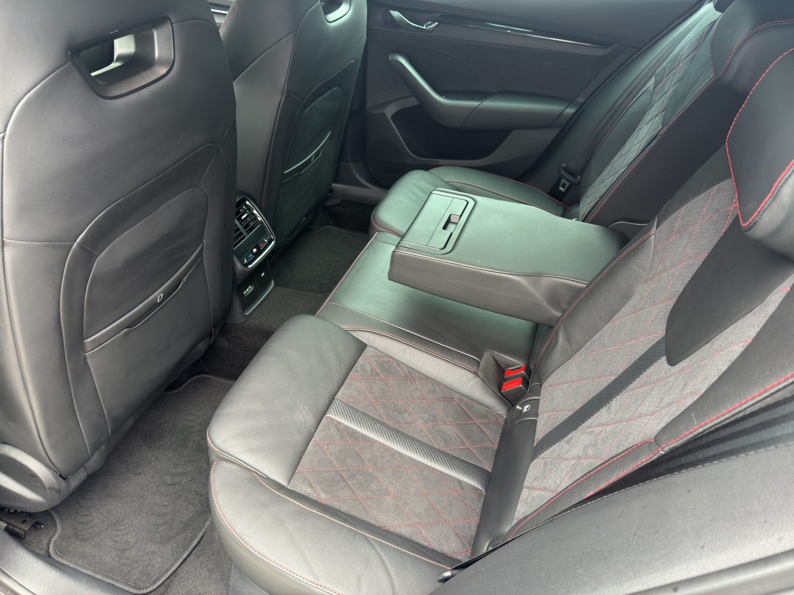 SKODA Octavia RS, Benzin, Neuwagen, Automatik - 6