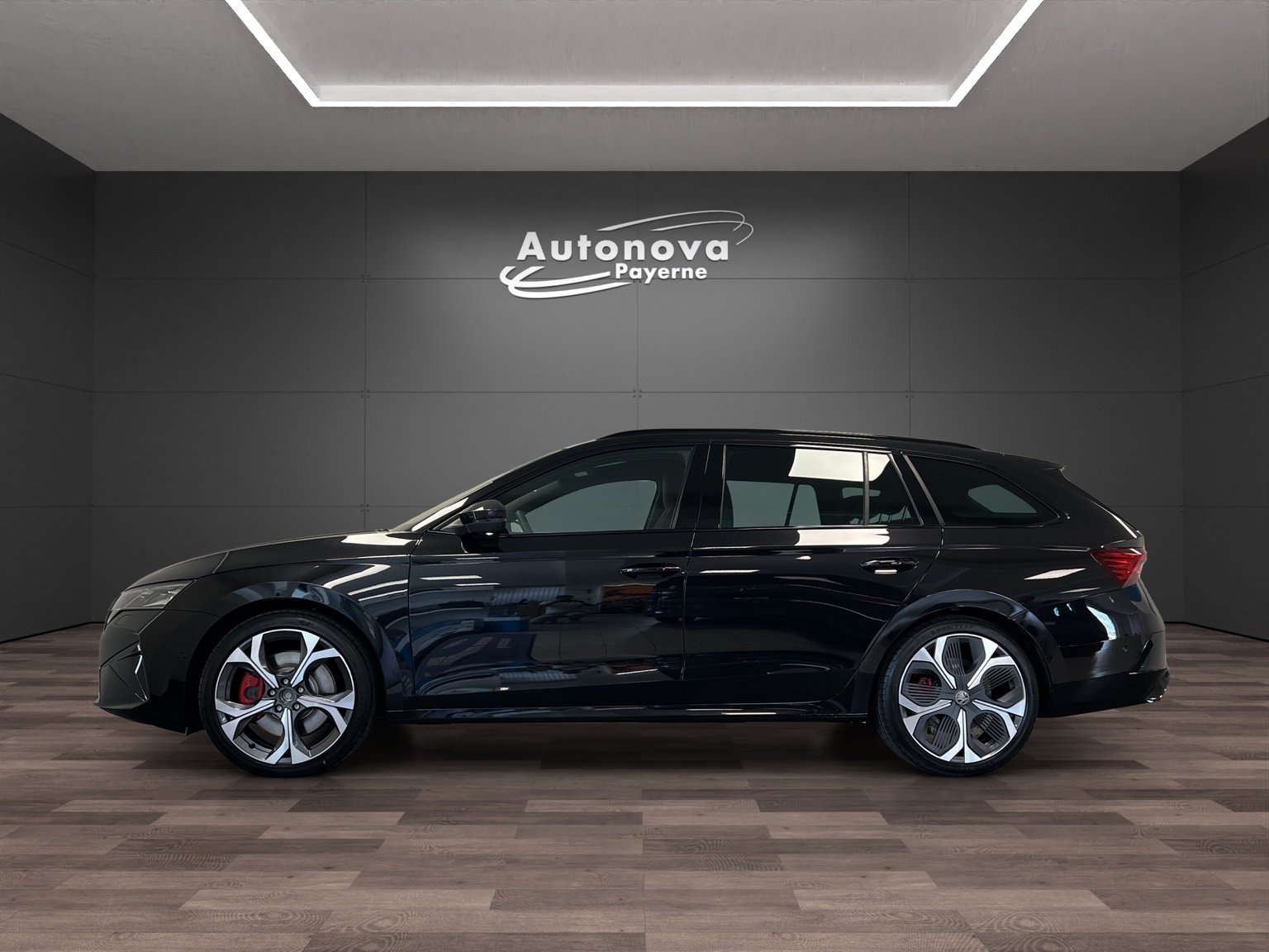 SKODA Octavia Combi 2.0 TSI DSG RS 30 Years Edition, Petrol, New car, Automatic - 3