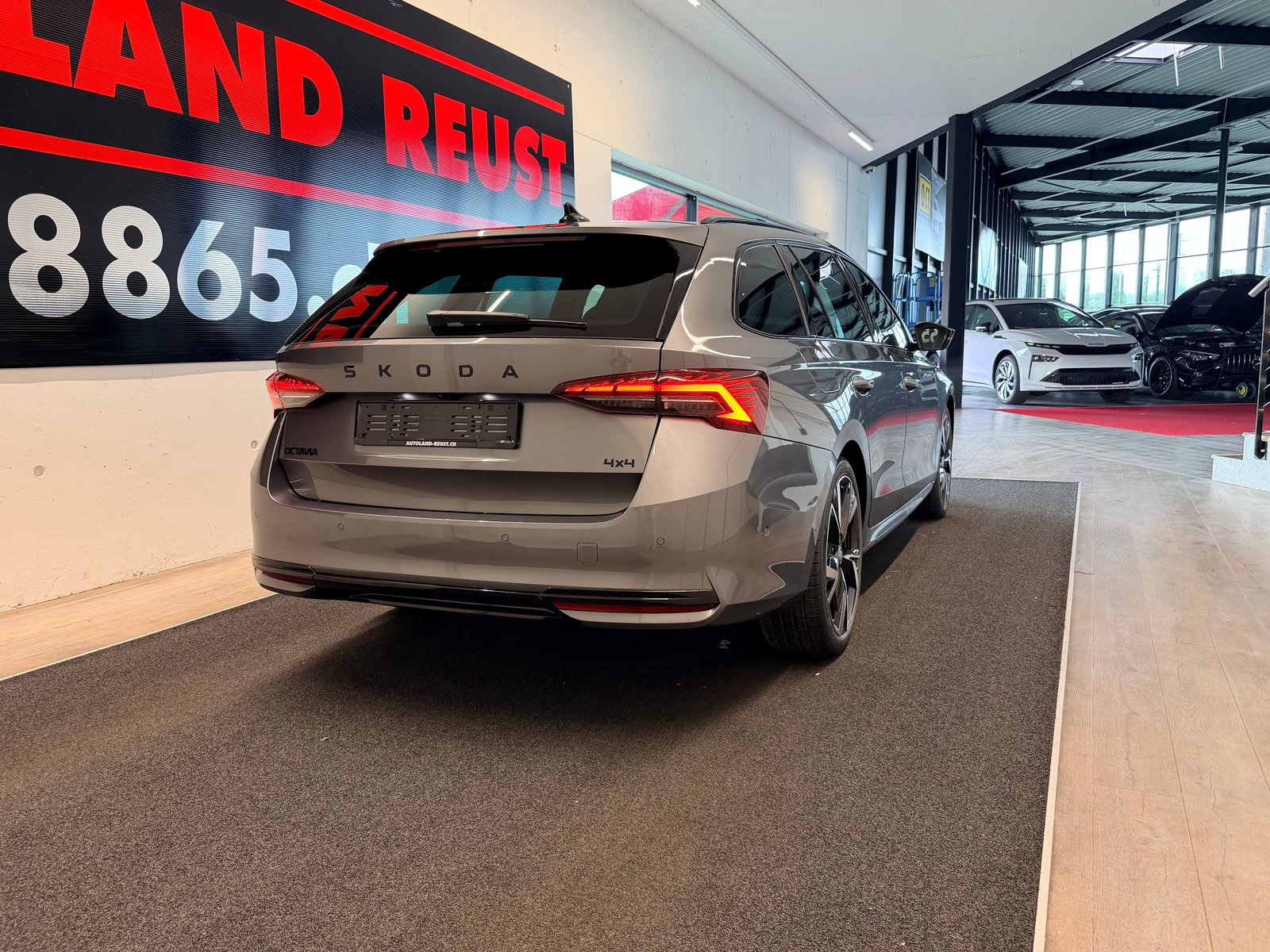SKODA Octavia Combi 2.0 TSI DSG Sport Line 4x4, Benzin, Neuwagen, Automatik - 6