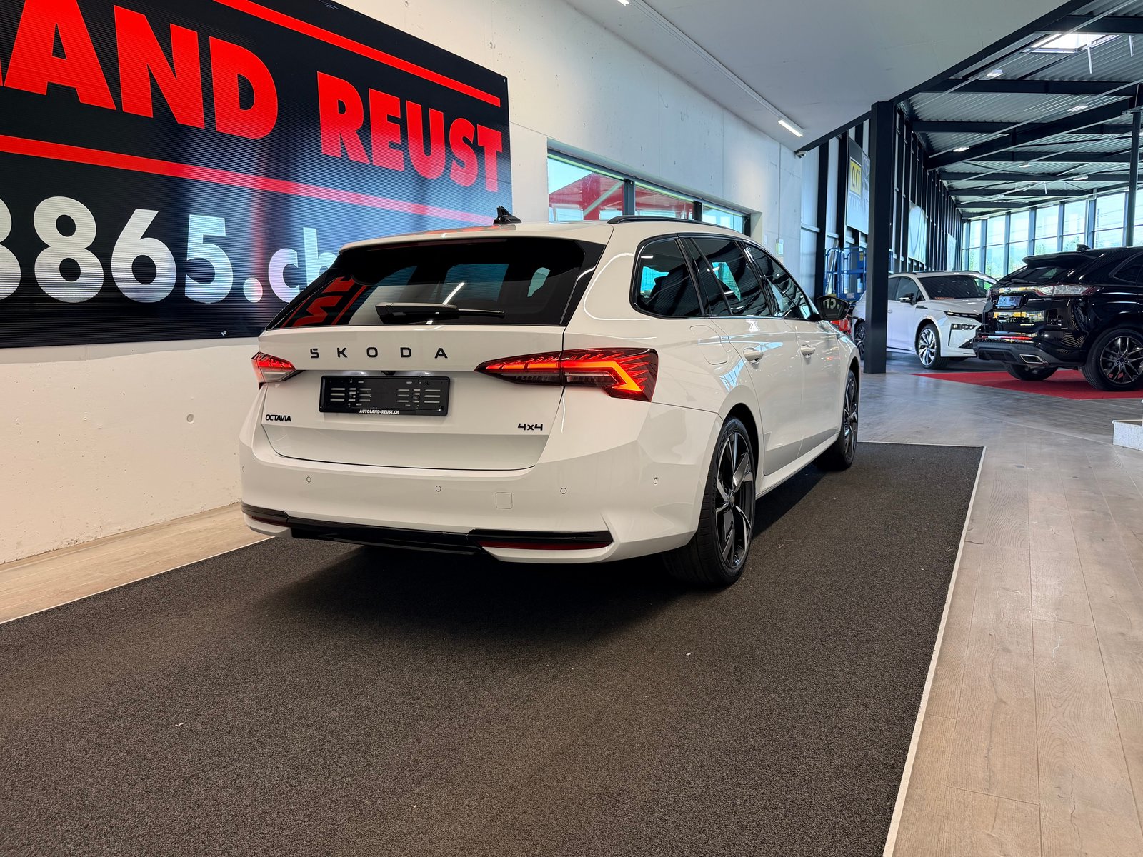 SKODA Octavia Combi 2.0 TSI DSG Sport Line 4x4, Benzin, Neuwagen, Automatik - 6