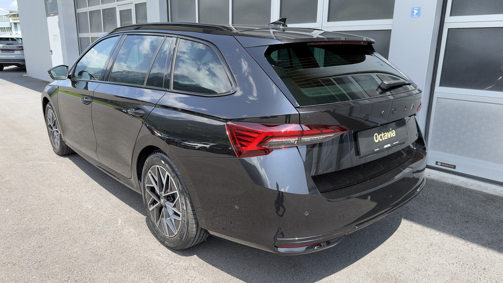 SKODA Octavia DY 2.0 TSI 204PS 7DSG 4x4, Benzin, Neuwagen, Automatik - 2