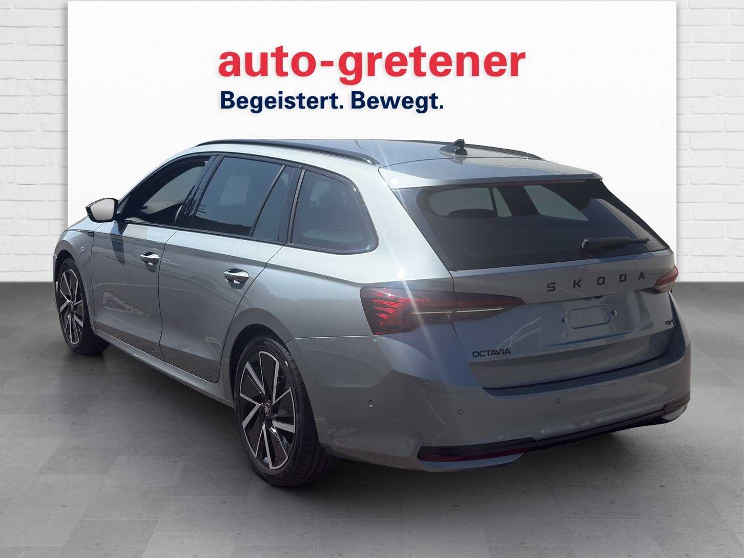 SKODA Octavia Combi 2.0 TSI SportLine 4x4 DSG, Petrol, New car, Automatic - 2