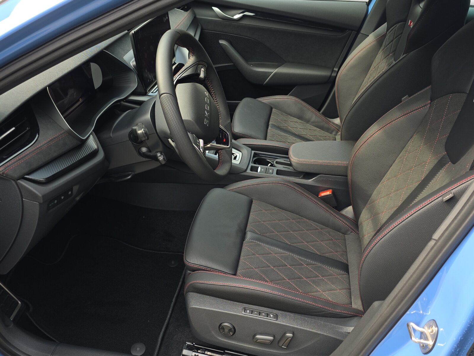 SKODA Octavia RS 30 Years Edition (Netto), Benzin, Neuwagen, Automatik - 5