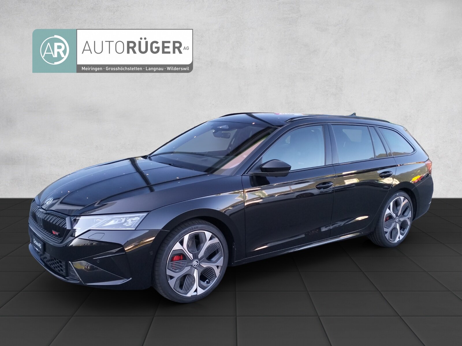 SKODA Octavia Combi 2.0 TSI DSG RS 30 Years Edition