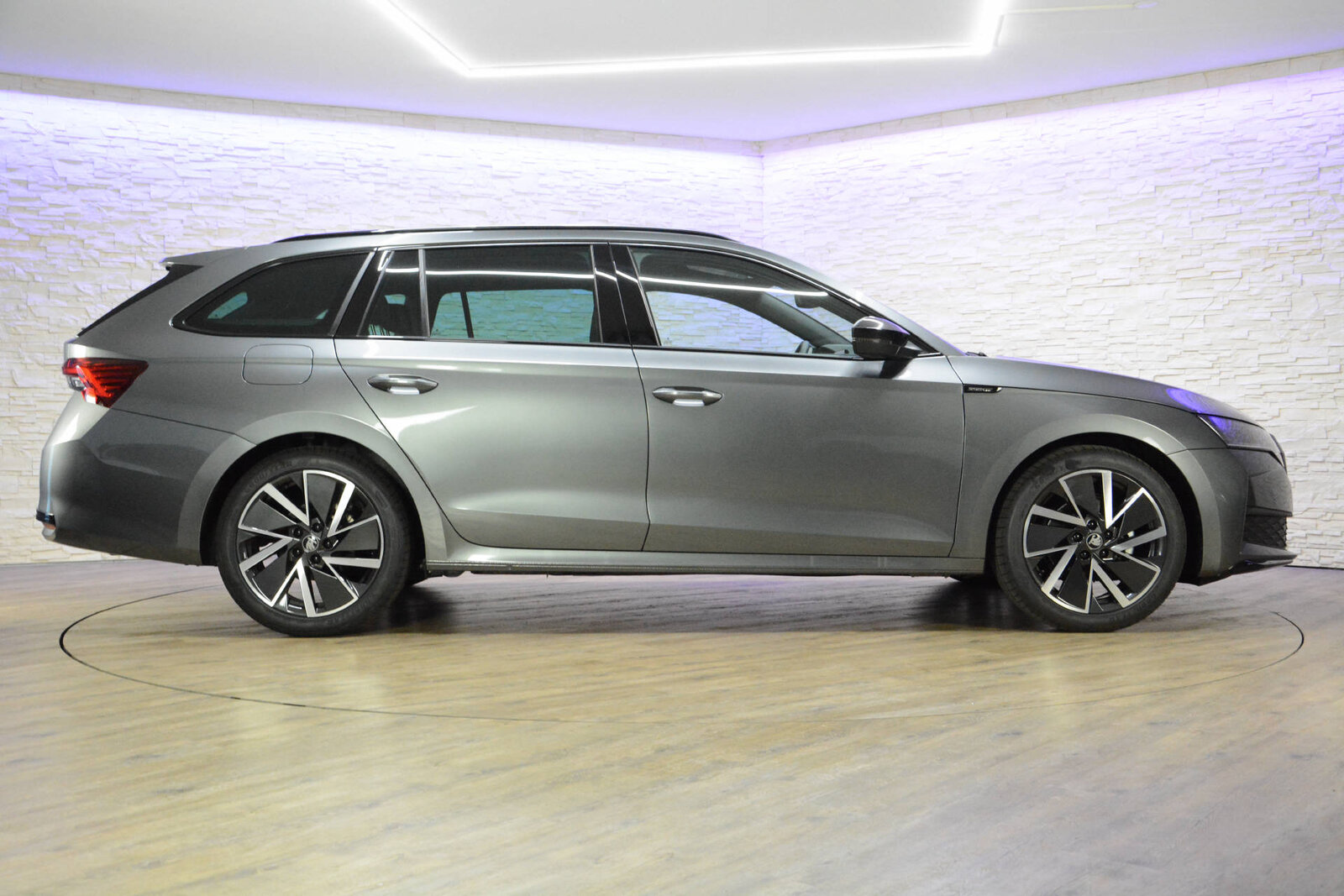 SKODA Octavia Combi 1.5 TSI SportLine DSG, Mild-Hybrid Benzin/Elektro, Neuwagen, Automatik - 4