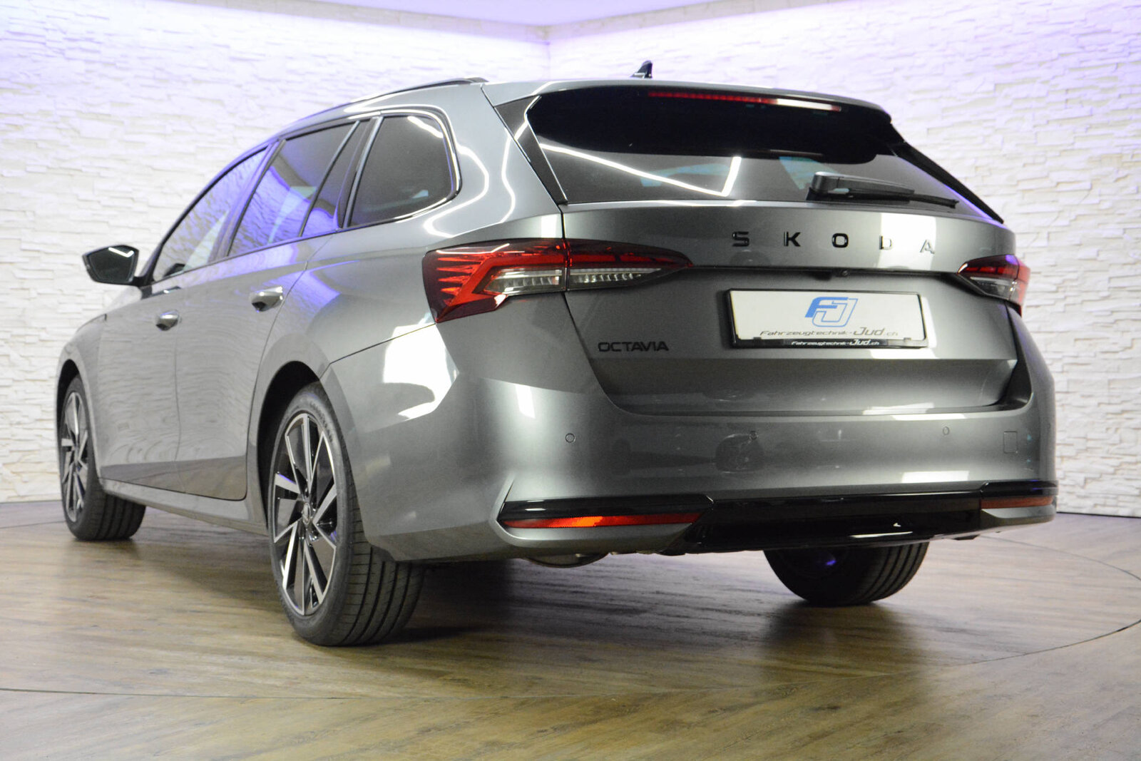 SKODA Octavia Combi 1.5 TSI SportLine DSG, Mild-Hybrid Benzin/Elektro, Neuwagen, Automatik - 6