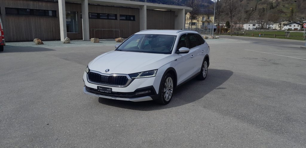 SKODA OCTAVIA SCOUT 2.0 TDI 4x4 DSG