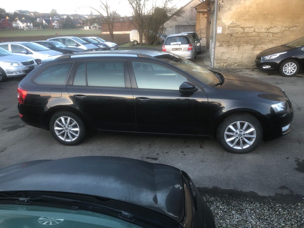 SKODA OCTAVIA 1.6 TDI 105 Elegance, Diesel, Occasion / Utilisé, Manuelle - 5
