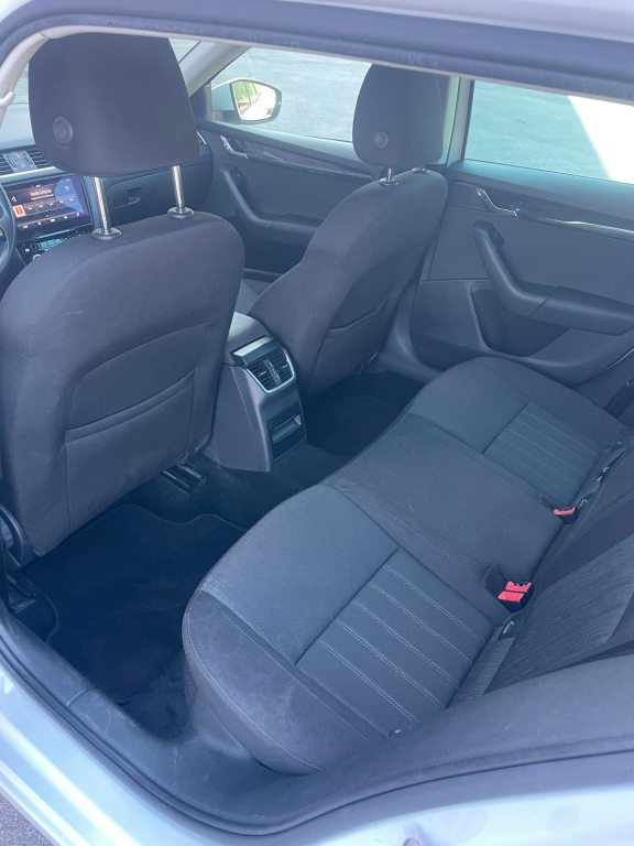 SKODA OCTAVIA 2.0 TDI 184 Ambition 4x4 DSG, Diesel, Occasion / Utilisé, Automatique - 7
