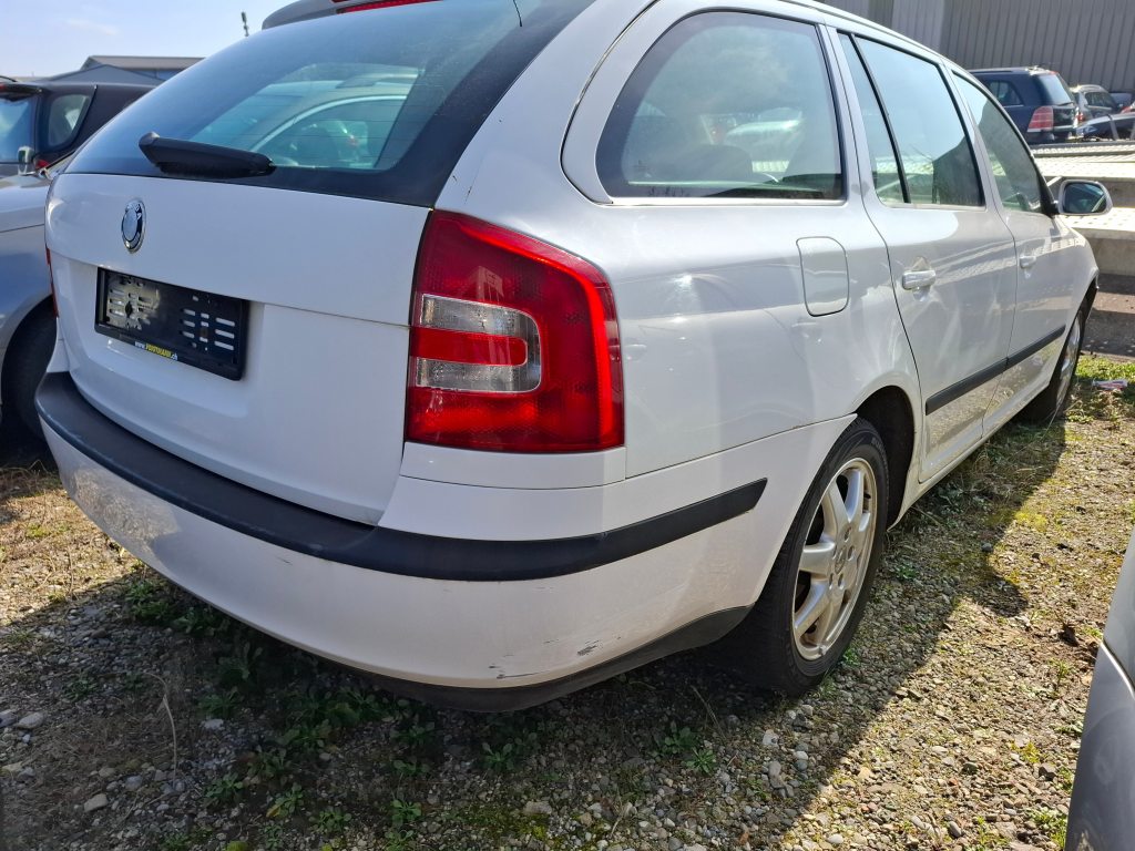 SKODA OCTAVIA 1.9 TDI 105 DPF Ambiente DSG, Diesel, Second hand / Used, Automatic - 3