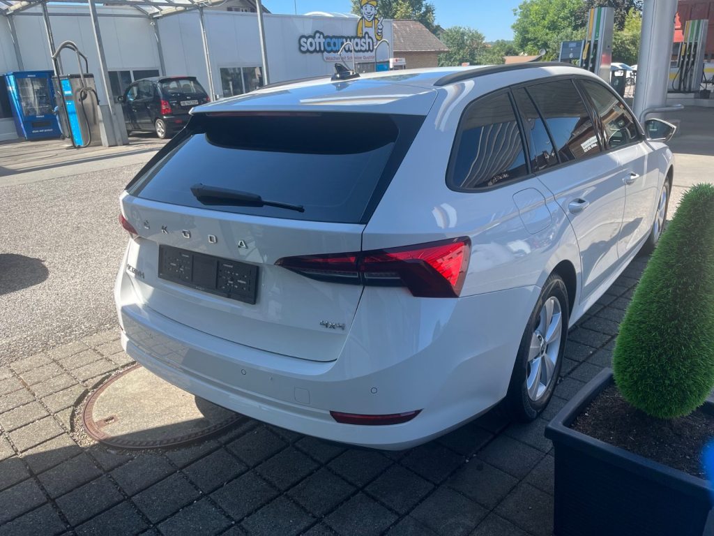 SKODA OCTAVIA 2.0 TDI Ambition 4x4 DSG, Diesel, Occasion / Utilisé, Automatique - 6