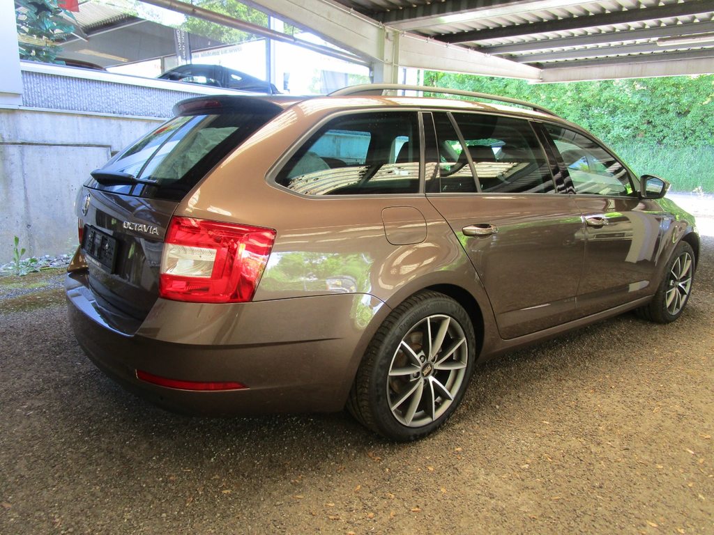 SKODA Octavia Combi 2.0 TSI Soleil DSG, Benzin, Occasion / Gebraucht, Automatik - 2