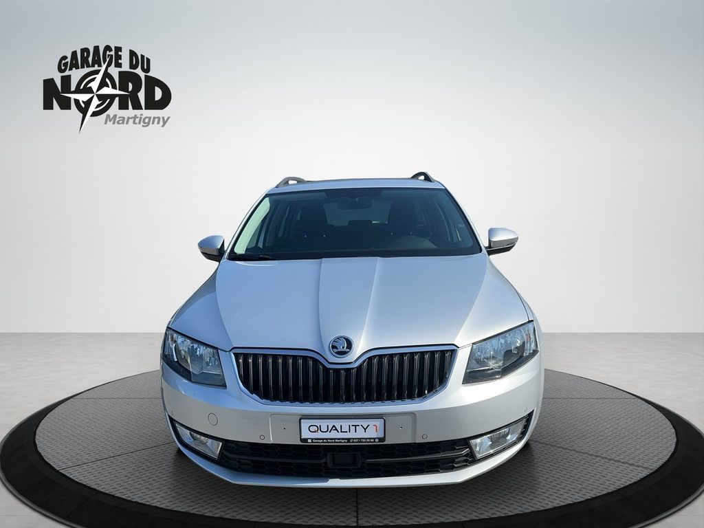 SKODA Octavia Combi 1.6 TDI Ambition DSG, Diesel, Occasioni / Usate, Automatico - 2