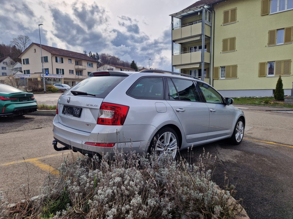 SKODA OCTAVIA 1.8 TSI Ambition 4x4 DSG, Petrol, Second hand / Used, Automatic - 3
