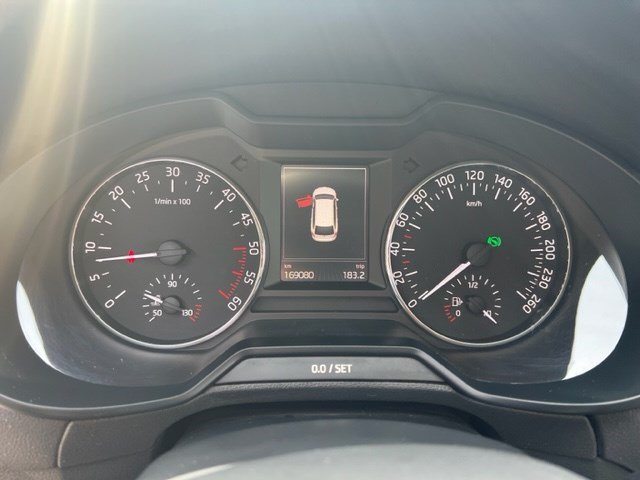 SKODA Octavia Combi 2.0 TDI Style 4x4 DSG, Diesel, Occasion / Gebraucht, Automat - 7