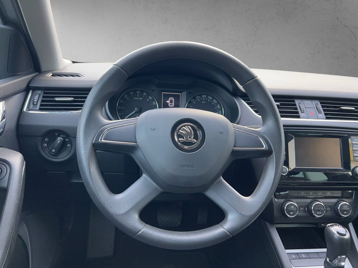SKODA Octavia Combi 1.6 TDI Active DSG, Diesel, Occasion / Gebraucht, Automatik - 7