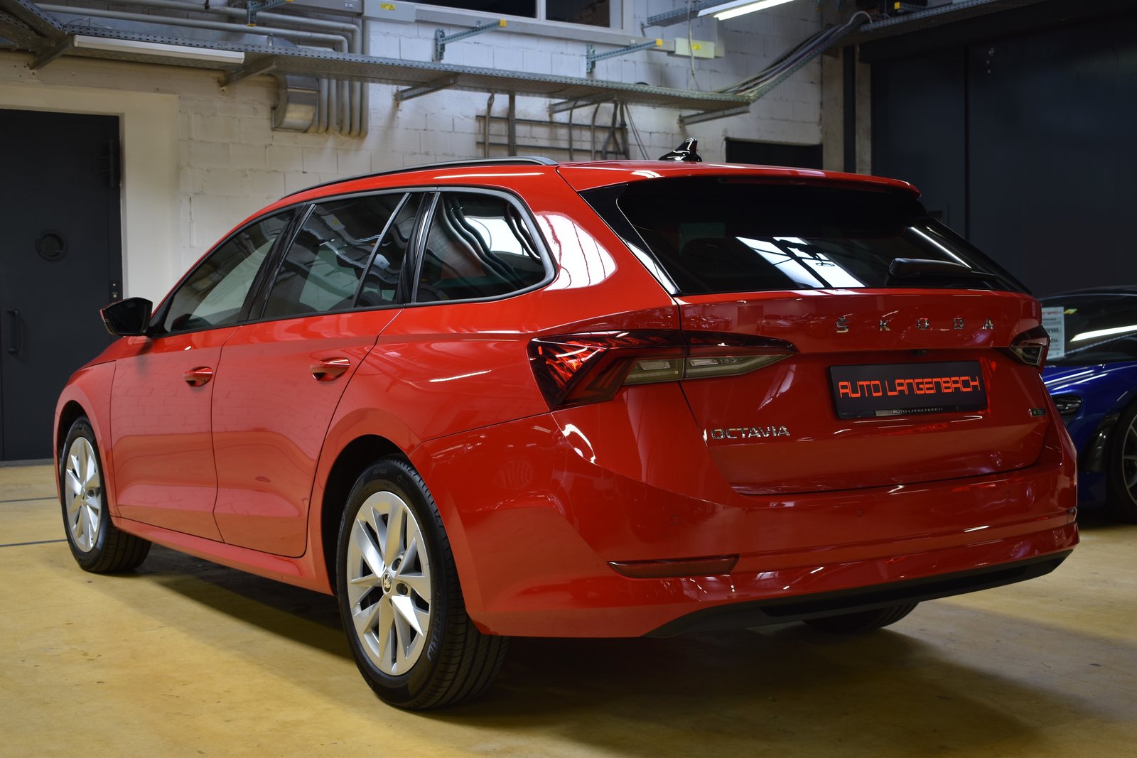 SKODA Octavia Combi 1.5 TSI mHEV DSG Style - Modell 2022, Hybride Léger Essence/Électricité, Occasion / Utilisé, Automatique - 3