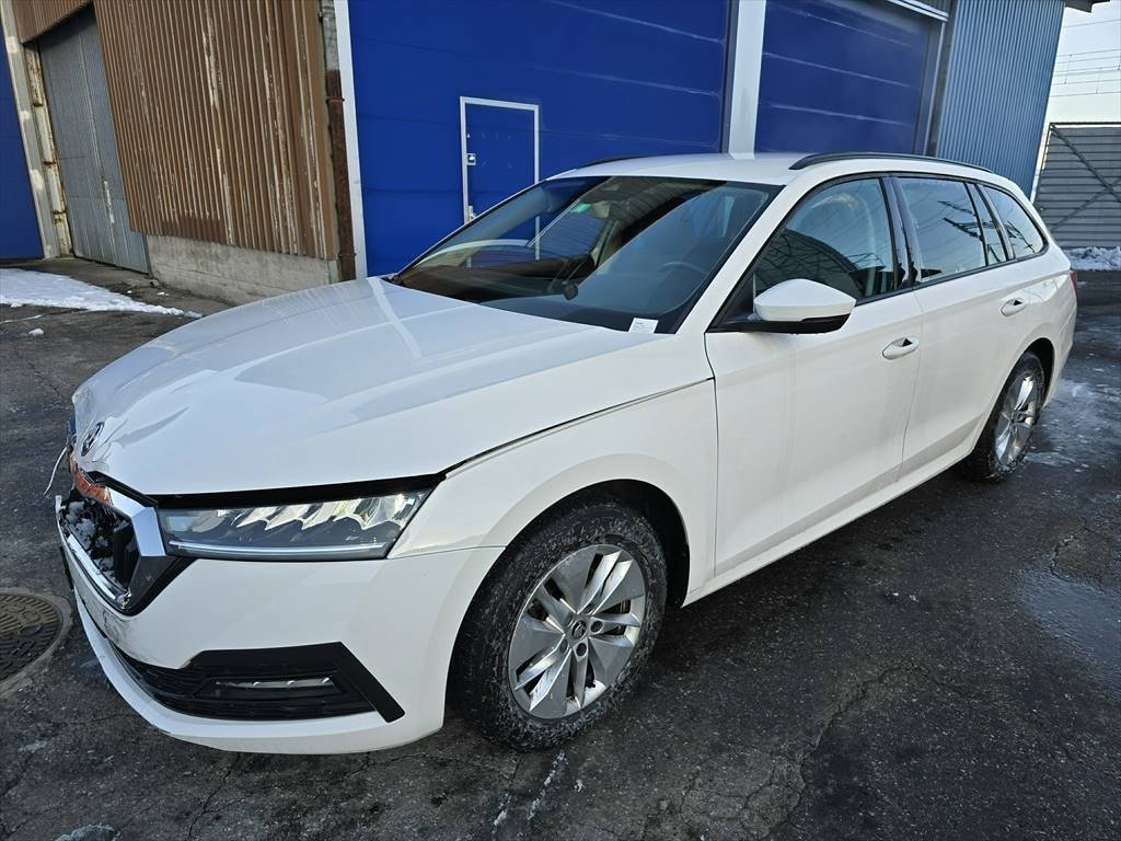 SKODA Octavia Combi 2.0 TDI DSG Ambition