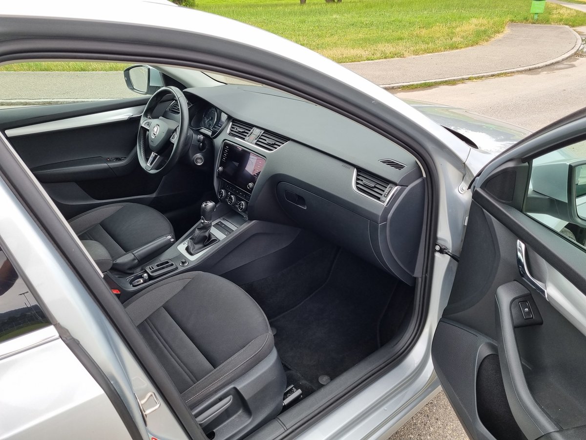 SKODA Octavia Combi 2.0 TDI Style 4x4 DSG, Diesel, Occasion / Utilisé, Automatique - 7