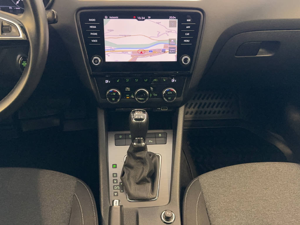 SKODA Octavia Combi 2.0 TSI Soleil 4x4 DSG, Benzin, Occasion / Gebraucht, Automat - 6