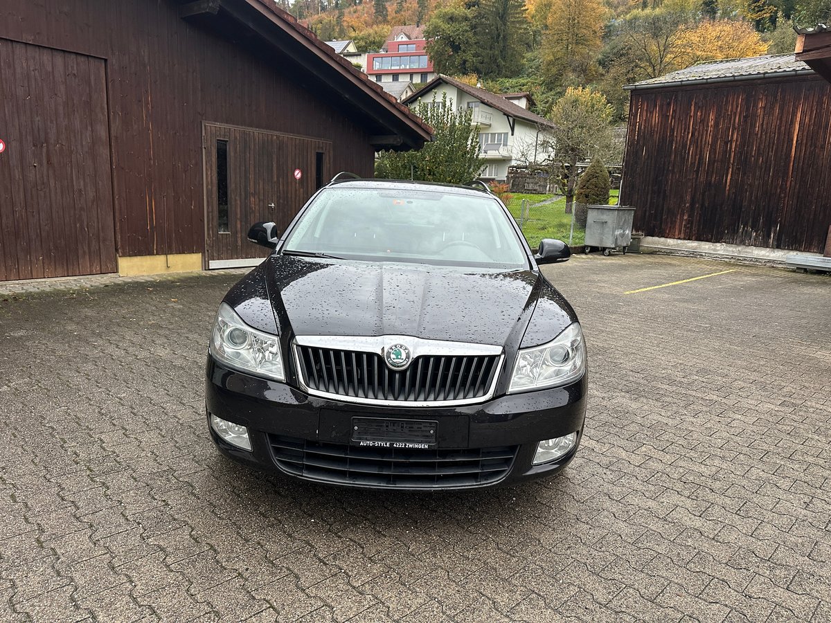 SKODA Octavia Combi 1.8 TSI Ambition DSG, Petrol, Second hand / Used, Automatic - 2