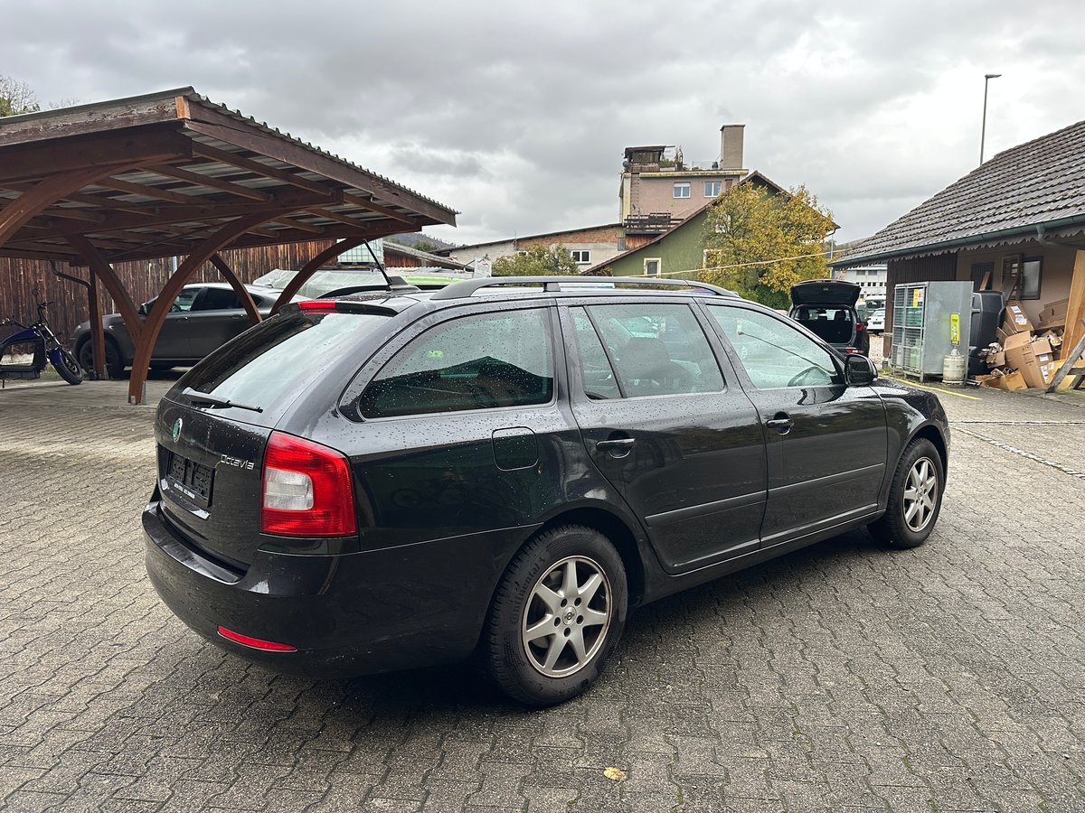 SKODA Octavia Combi 1.8 TSI Ambition DSG, Petrol, Second hand / Used, Automatic - 4