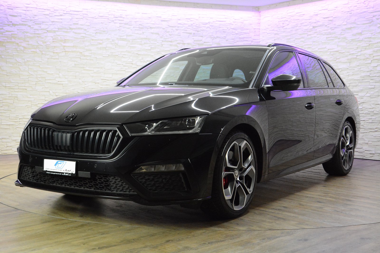 SKODA Octavia Combi 2.0 TSI RS DSG