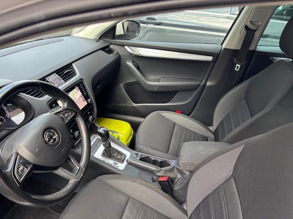 SKODA Octavia Combi 2.0 TDI 150 Ambition 4x4 DSG, Diesel, Second hand / Used, Automatic - 6