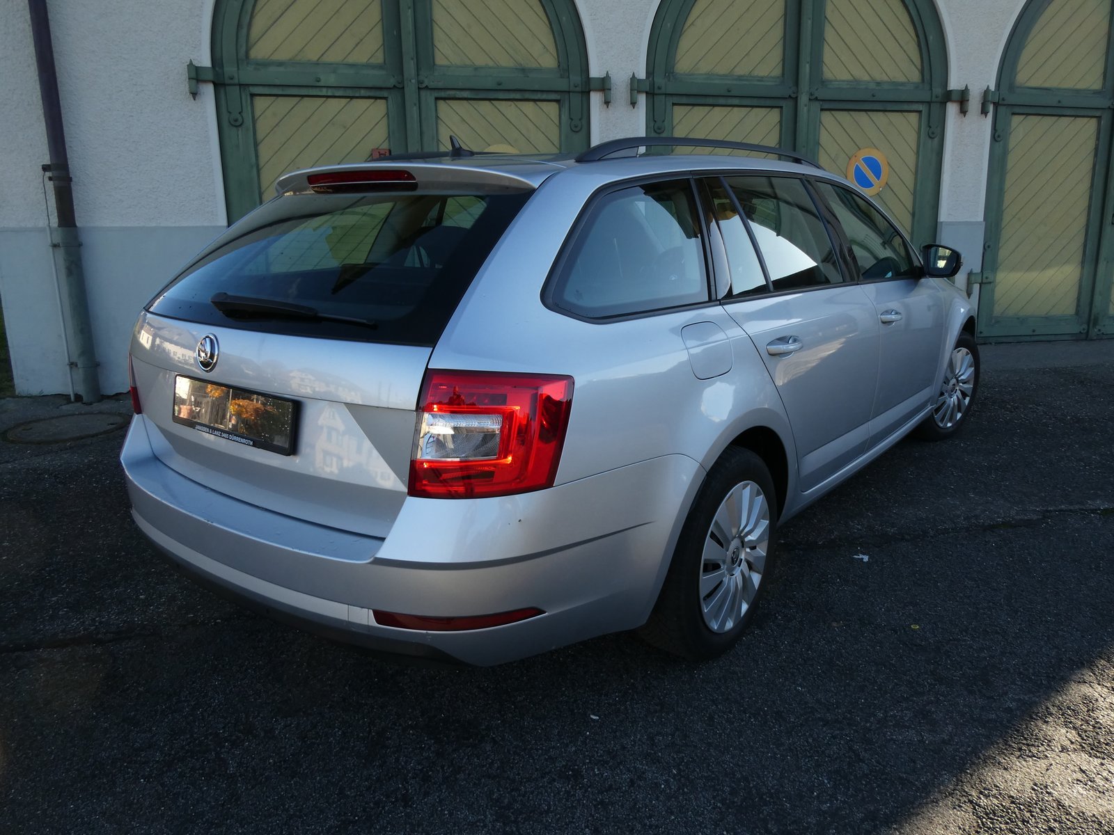 SKODA Octavia Combi 2.0 TDI Ambition 4x4, Diesel, Occasion / Gebraucht, Automatik - 3
