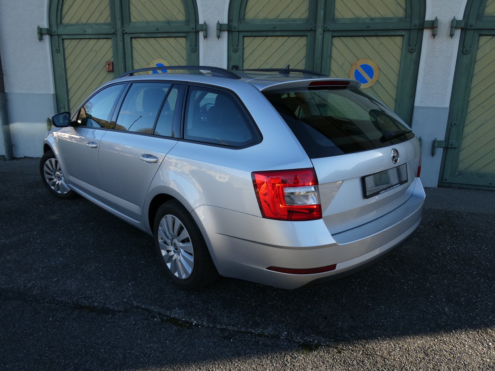 SKODA Octavia Combi 2.0 TDI Ambition 4x4, Diesel, Occasion / Gebraucht, Automatik - 4
