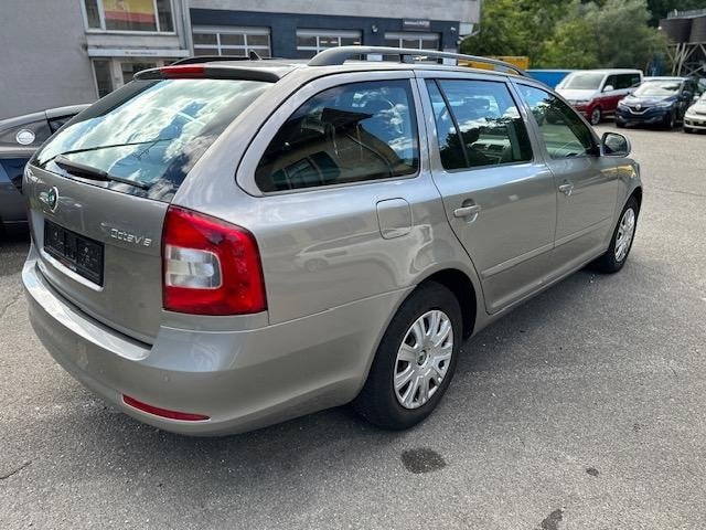 SKODA Octavia Combi 2.0 TDI Ambition 4x4, Diesel, Occasion / Utilisé, Manuelle - 3