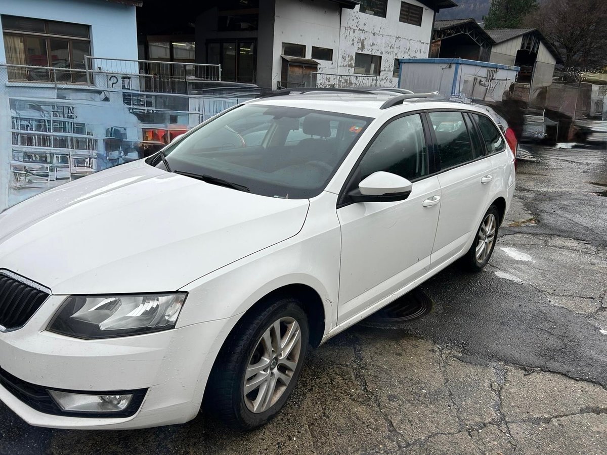 SKODA Octavia Combi 1.6 TDI Ambition 4x4, Diesel, Occasioni / Usate, Manuale - 2