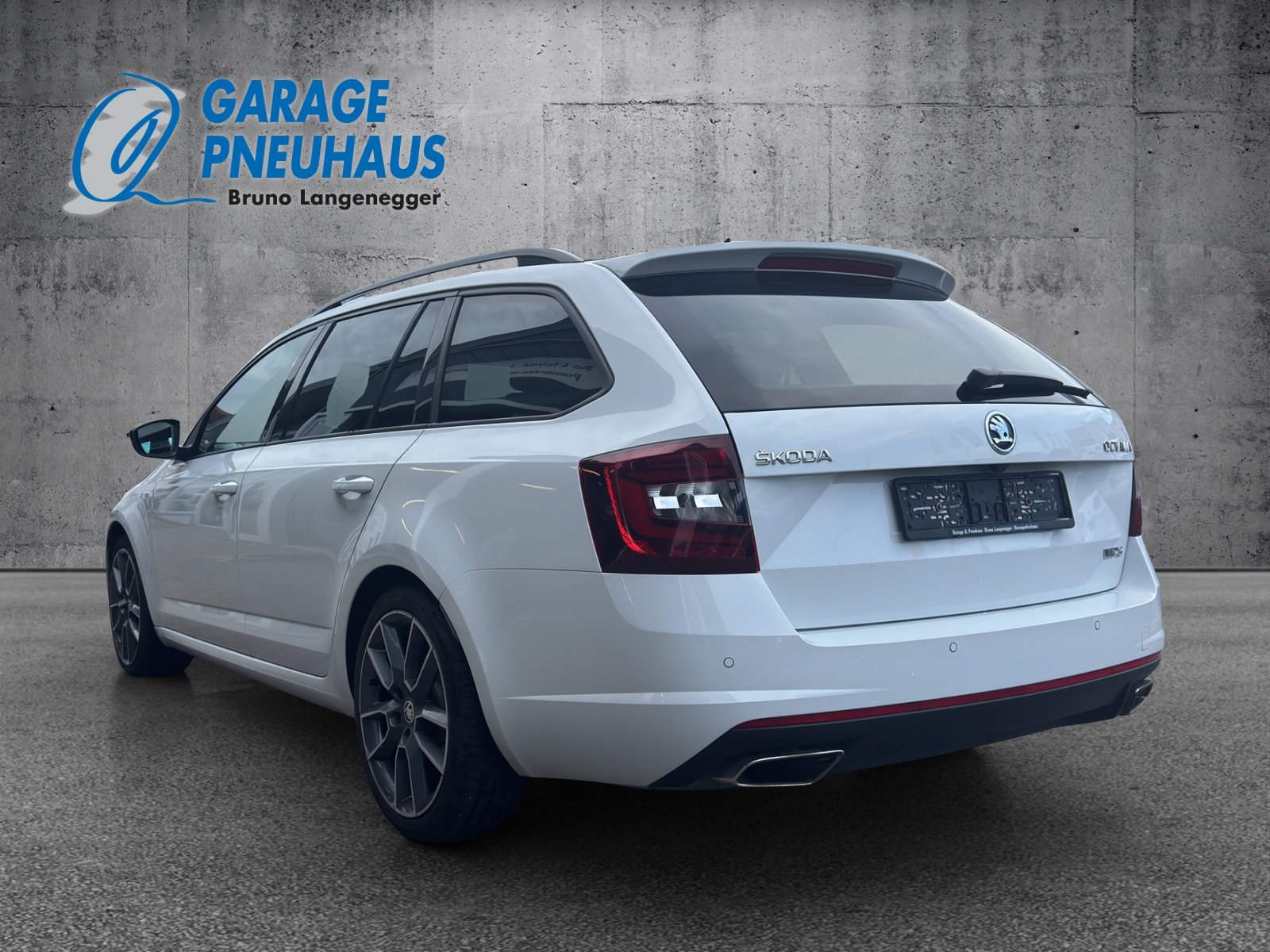 SKODA Octavia Combi 2.0 TSI RS DSG, Petrol, Second hand / Used, Automatic - 5