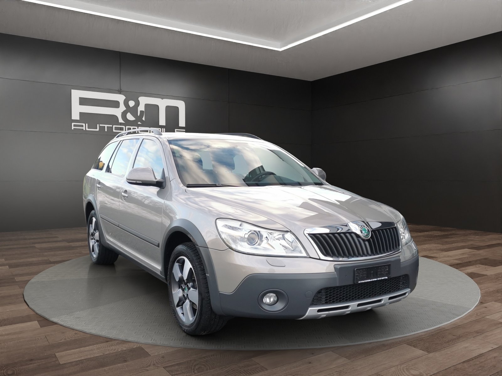SKODA Octavia Combi 2.0 TDI Scout 4x4 DSG, Diesel, Second hand / Used, Automatic