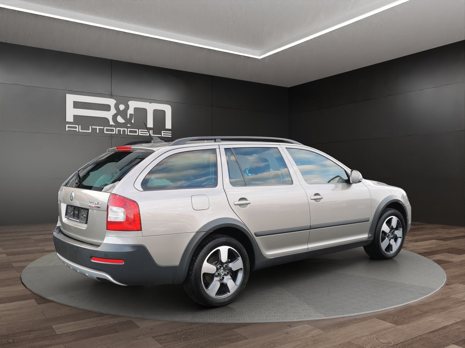 SKODA Octavia Combi 2.0 TDI Scout 4x4 DSG, Diesel, Second hand / Used, Automatic - 5