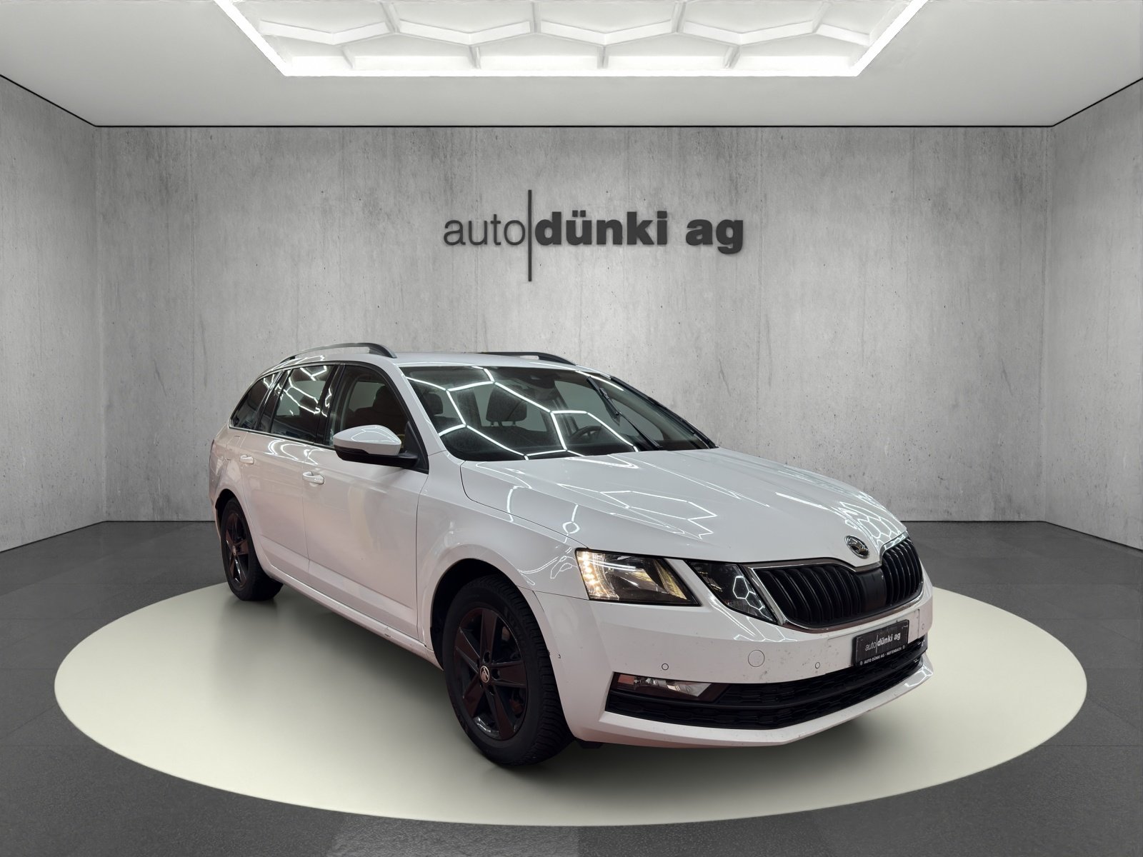 SKODA Octavia Combi 2.0 TDI Swiss Line 25 4x4, Diesel, Occasion / Gebraucht, Automat - 4