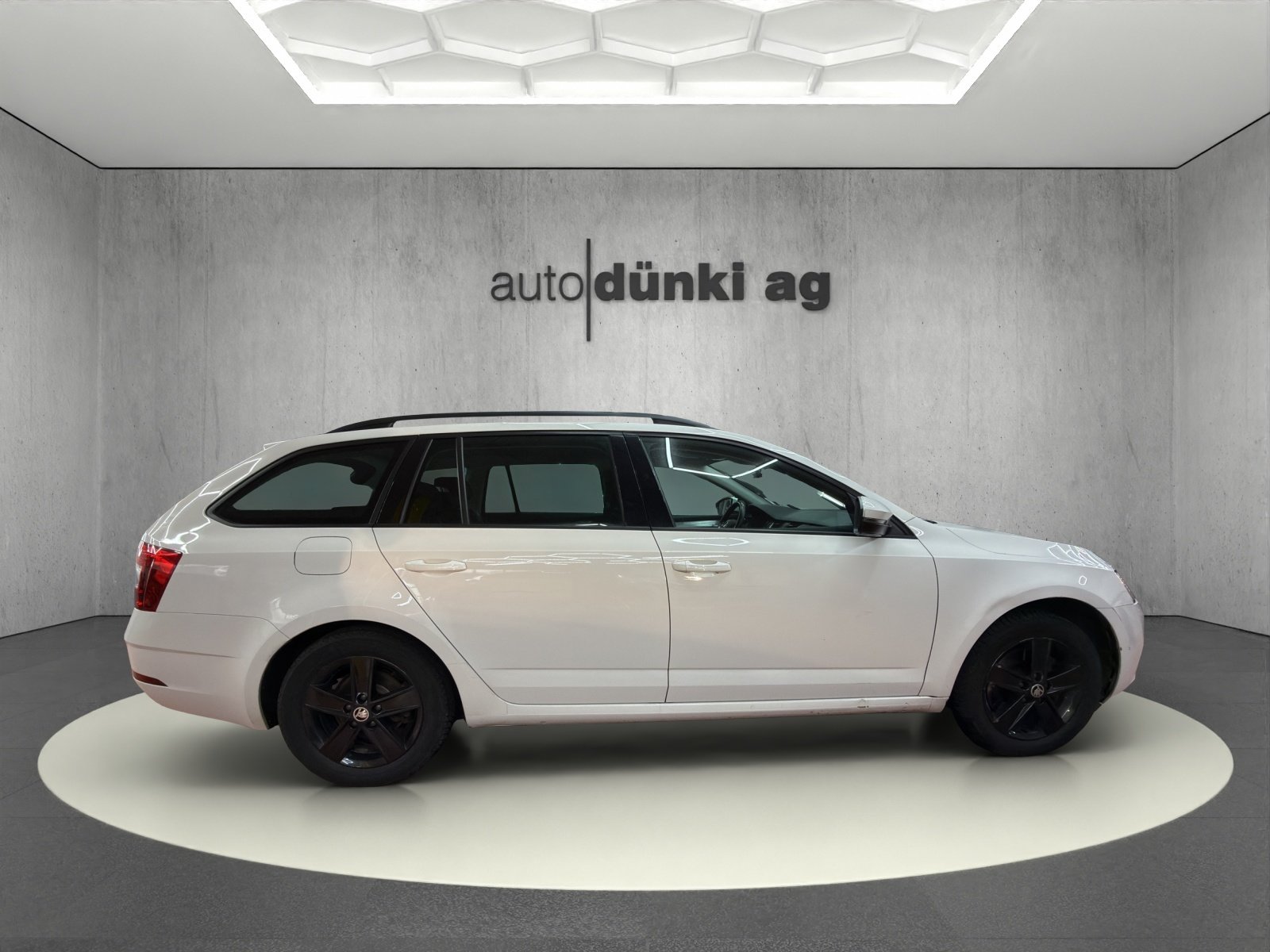 SKODA Octavia Combi 2.0 TDI Swiss Line 25 4x4, Diesel, Occasion / Gebraucht, Automat - 6