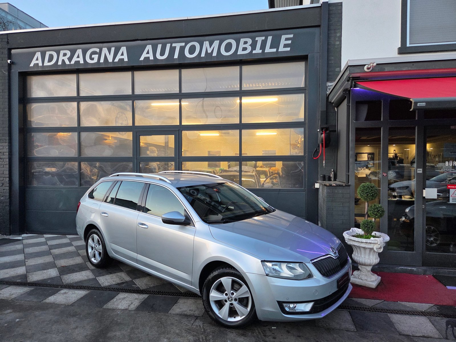 SKODA Octavia Combi 1.6 TDI Ambition DSG, Diesel, Occasioni / Usate, Automatico - 3