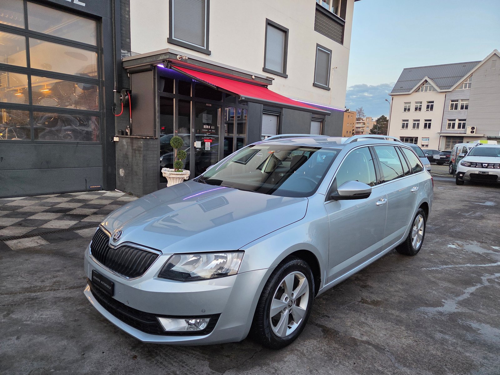 SKODA Octavia Combi 1.6 TDI Ambition DSG, Diesel, Occasioni / Usate, Automatico - 4