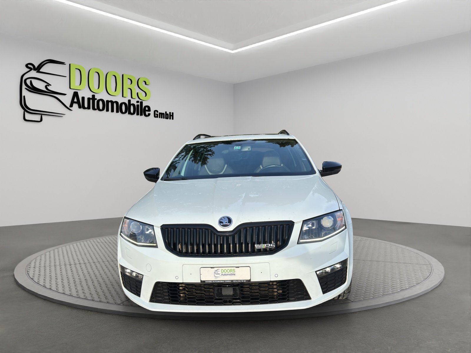 SKODA Octavia Combi 2.0 TDI RS, Diesel, Second hand / Used, Manual - 2