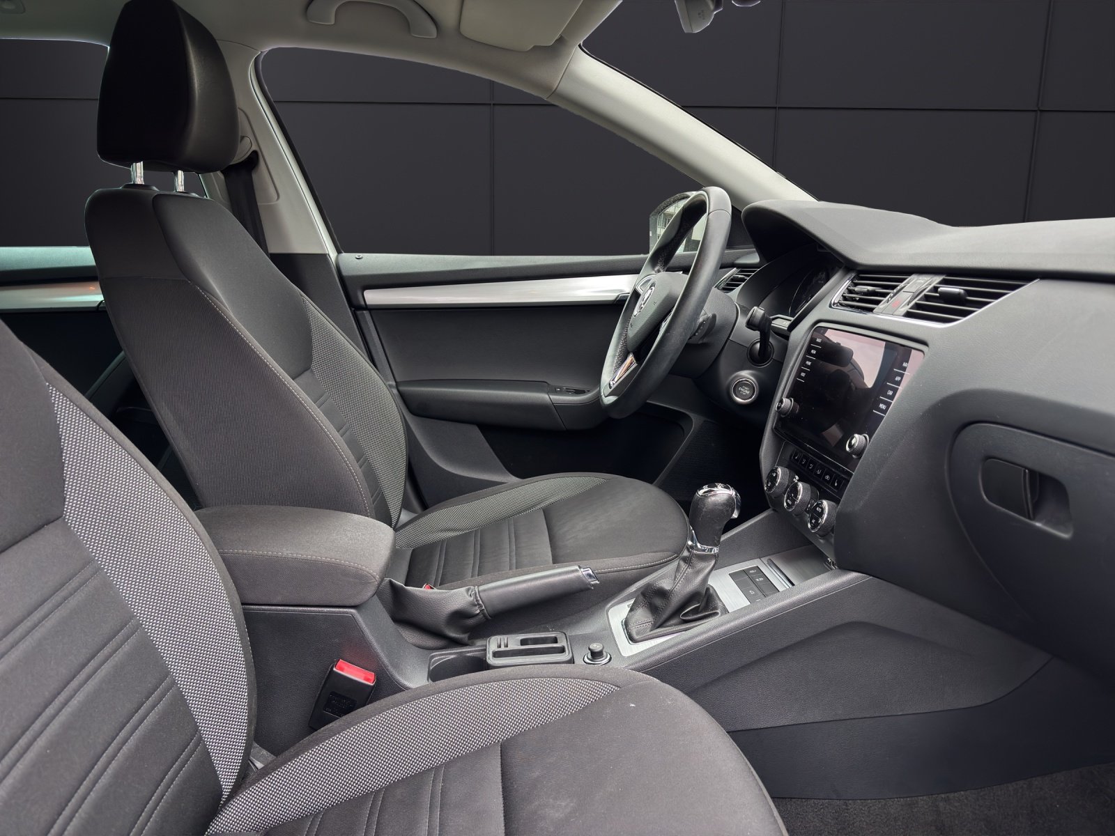 SKODA Octavia Combi 2.0 TDI Ambition 4x4 DSG, Diesel, Occasioni / Usate, Automatico - 6