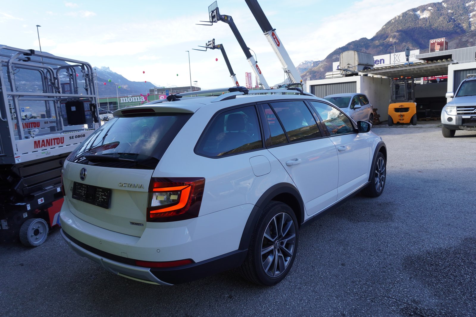 SKODA Octavia Combi 2.0 TSI Scout 4x4 DSG, Benzina, Occasioni / Usate, Automatico - 4