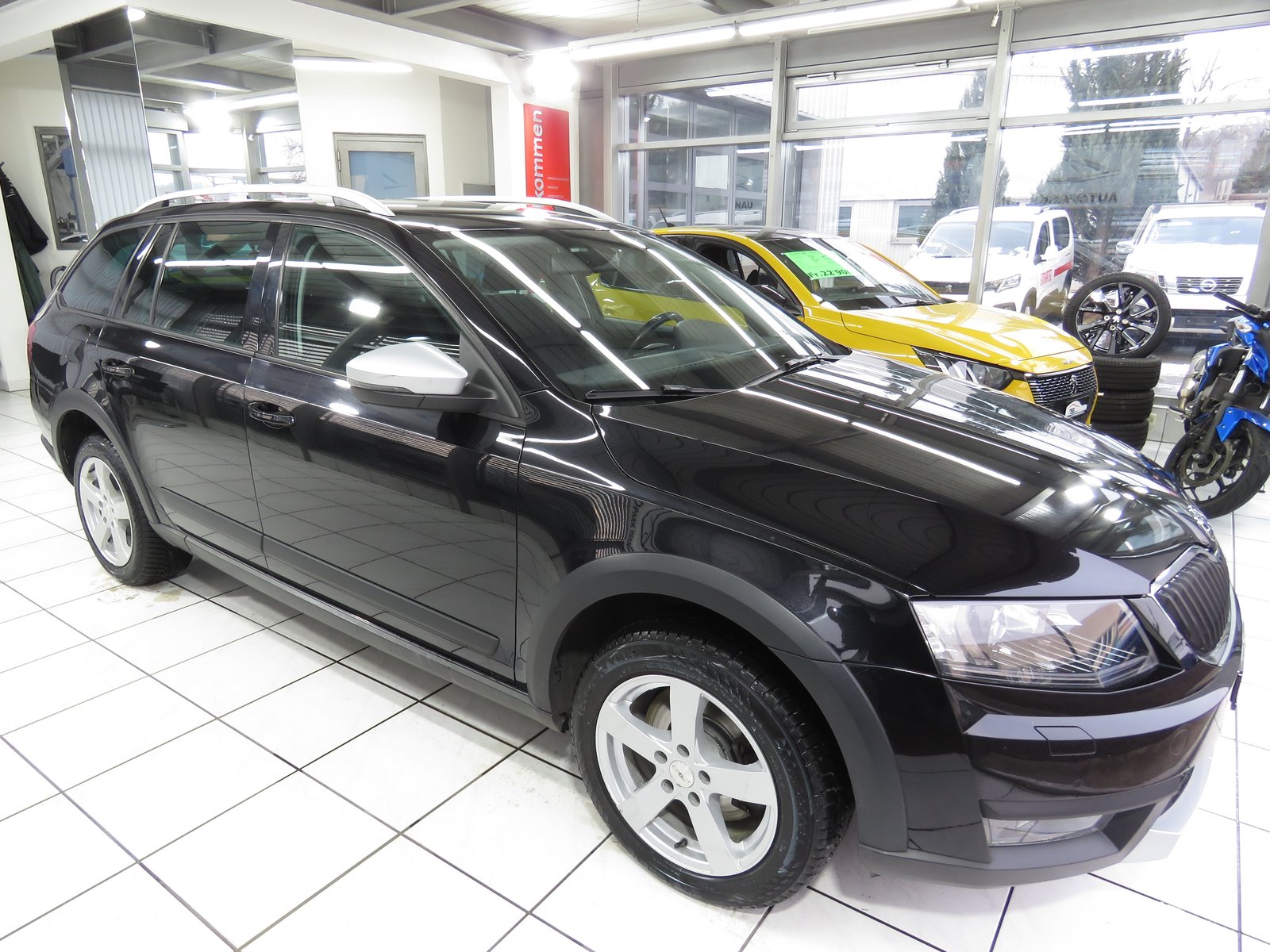 SKODA Octavia Combi 2.0 TDI Scout 4x4 DSG, Diesel, Second hand / Used, Automatic - 3
