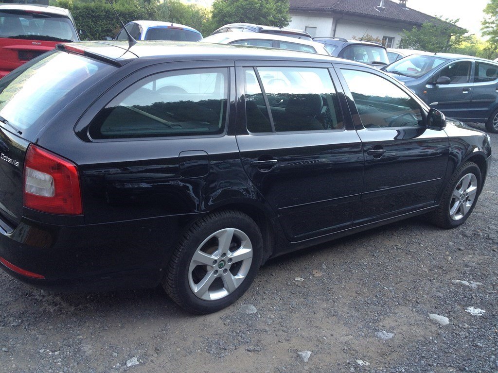 SKODA Octavia Combi 2.0 TDI Ambiente DSG, Diesel, Occasion / Utilisé, Automatique - 3