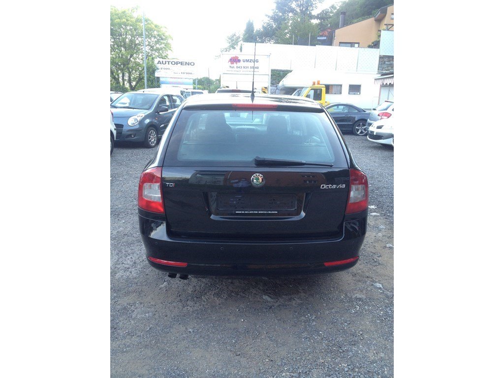 SKODA Octavia Combi 2.0 TDI Ambiente DSG, Diesel, Occasion / Utilisé, Automatique - 4