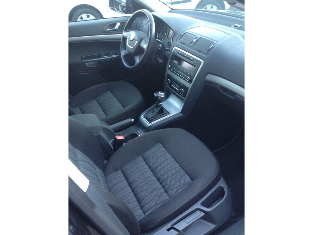 SKODA Octavia Combi 2.0 TDI Ambiente DSG, Diesel, Occasion / Utilisé, Automatique - 5