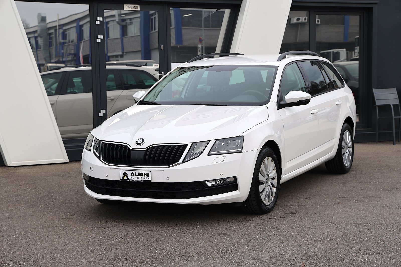 SKODA Octavia Combi 2.0 TDI Ambition 4x4 DSG, Diesel, Second hand / Used, Automatic - 2