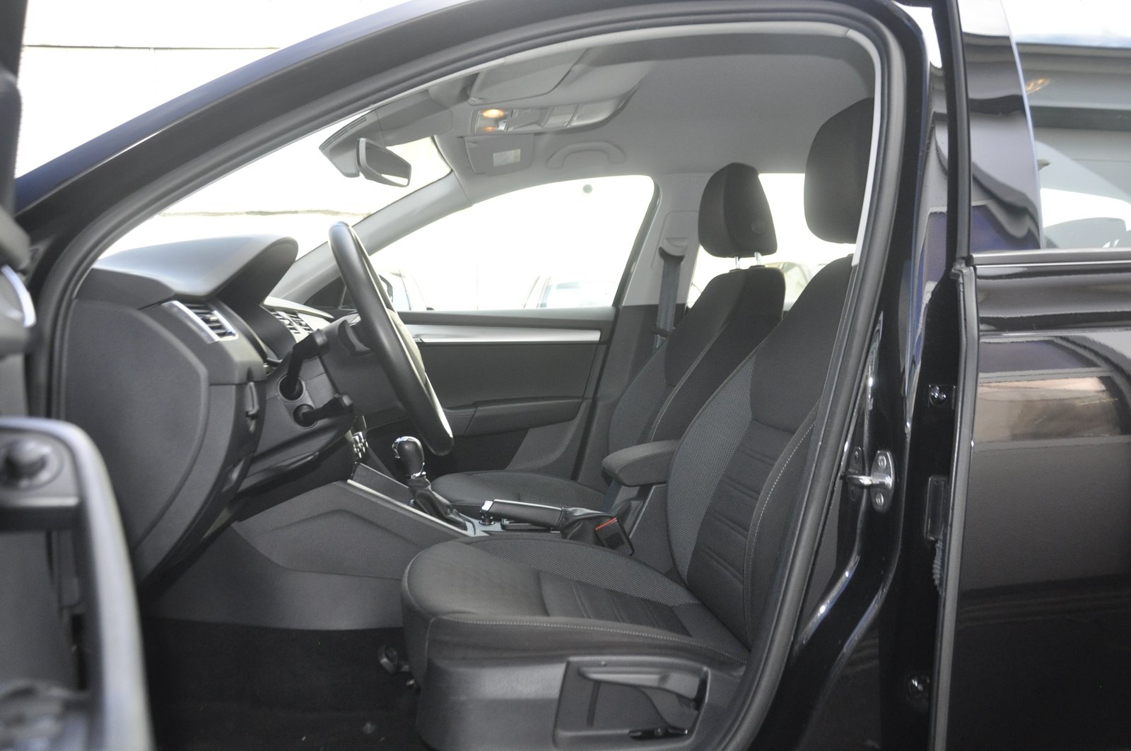 SKODA Octavia Combi 2.0 TDI Ambition 4x4 DSG I 184 PS, Diesel, Occasion / Gebraucht, Automatik - 5