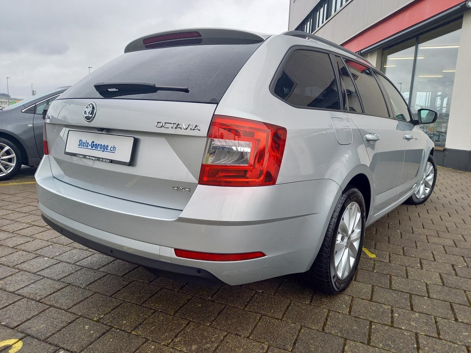 SKODA Octavia Combi 2.0 TDI 184 Style 4x4 DSG, Diesel, Occasion / Gebraucht, Automatik - 2
