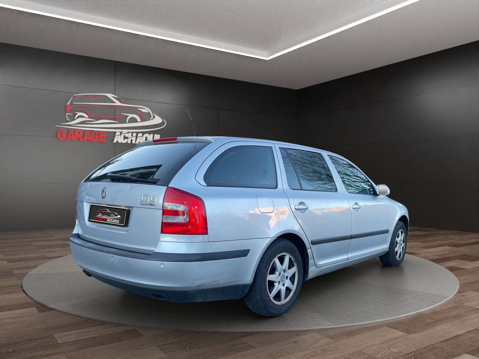 SKODA Octavia 2.0 FSI Elegance Tiptronic, Benzin, Occasion / Gebraucht, Automatik - 6